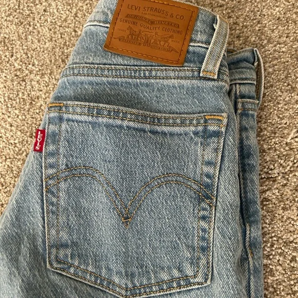 Levi’s Wedgie Icon Fit Jeans - Picture 6 of 6